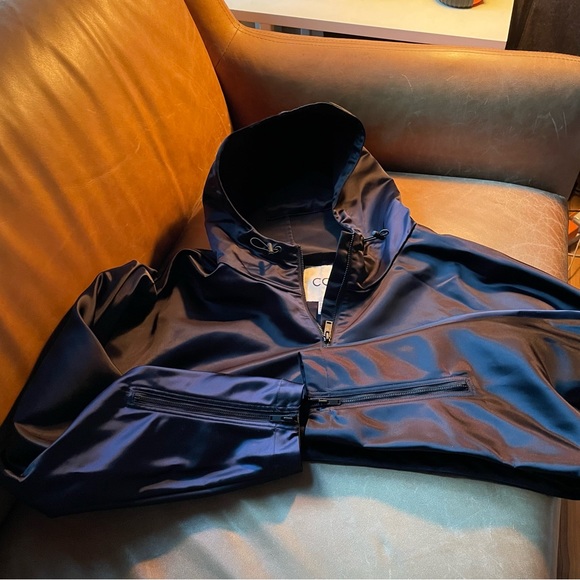 COS cropped hooded nylon crop jacket navy sleeve zip sporty luxe designer - Picture 6 of 15